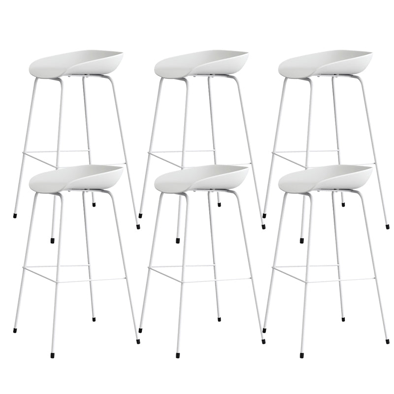 Eigentijdse woonkamer plastic lage rug barkruk met voetsteun