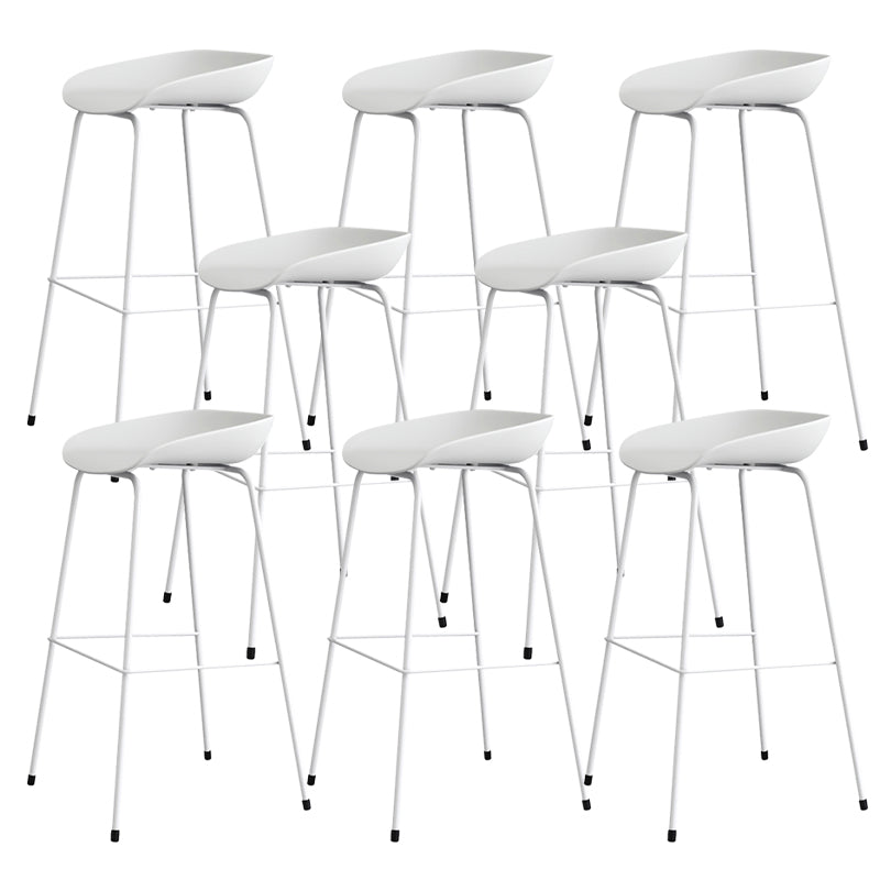 Eigentijdse woonkamer plastic lage rug barkruk met voetsteun