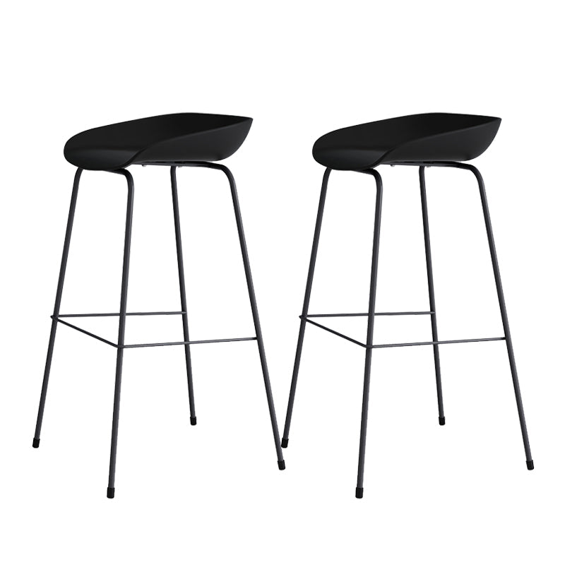 Eigentijdse woonkamer plastic lage rug barkruk met voetsteun