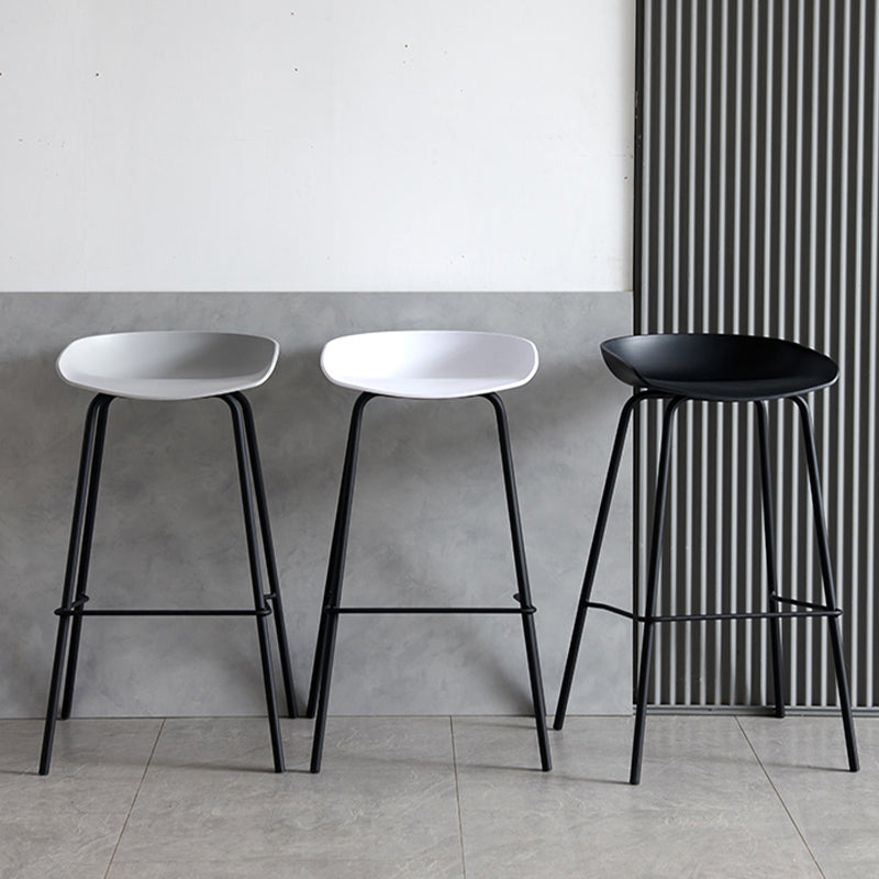 Industriële binnenplastic kuipstoelbalkruk met voetsteun