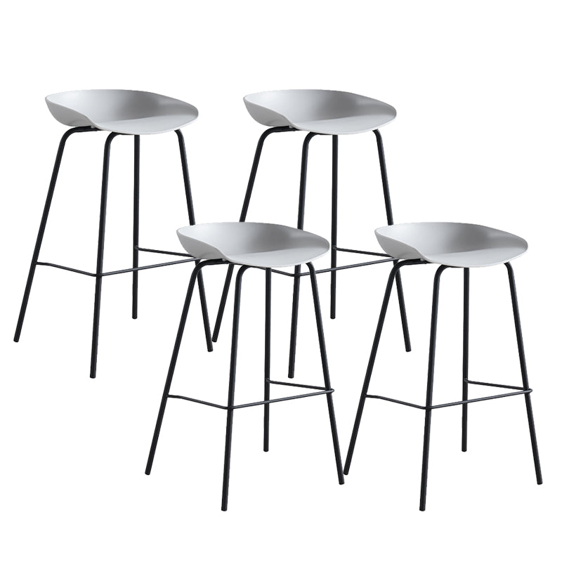 Industriële binnenplastic kuipstoelbalkruk met voetsteun