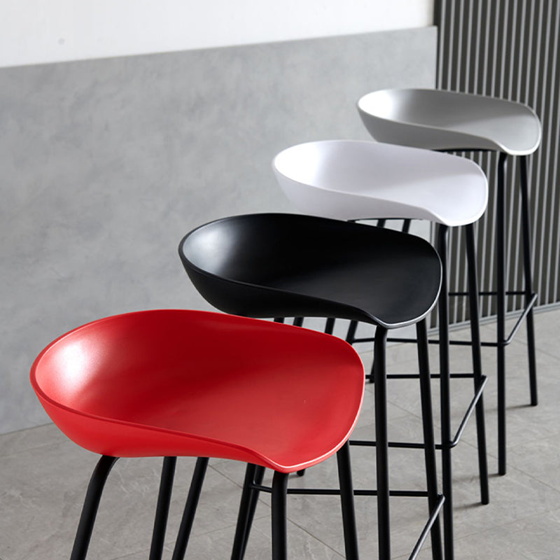 Industriële binnenplastic kuipstoelbalkruk met voetsteun