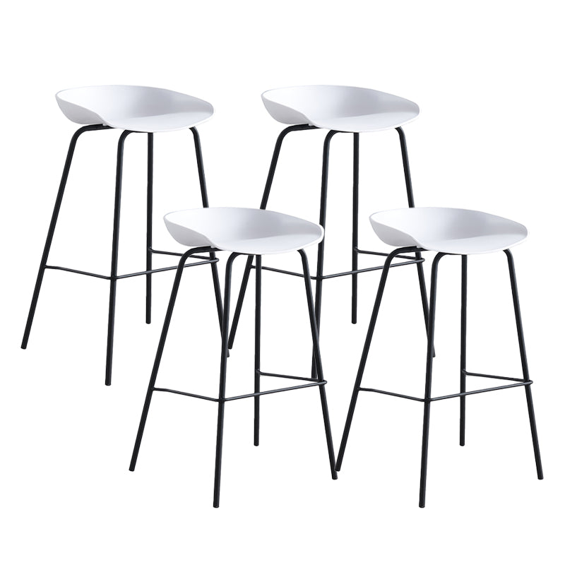 Industriële binnenplastic kuipstoelbalkruk met voetsteun