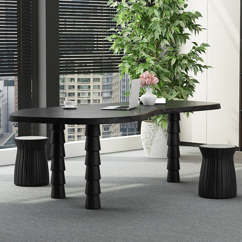 Table de l'ordinateur portable de bureau en forme de forme gratuite Bureau d'écriture en bois massif en noir