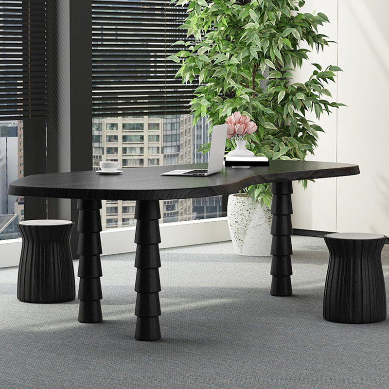 Table de l'ordinateur portable de bureau en forme de forme gratuite Bureau d'écriture en bois massif en noir