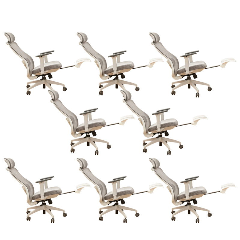 モダンな取り外し可能な武器椅子の傾きメカニズムホイール付き人間工学に基づいたデスクチェア