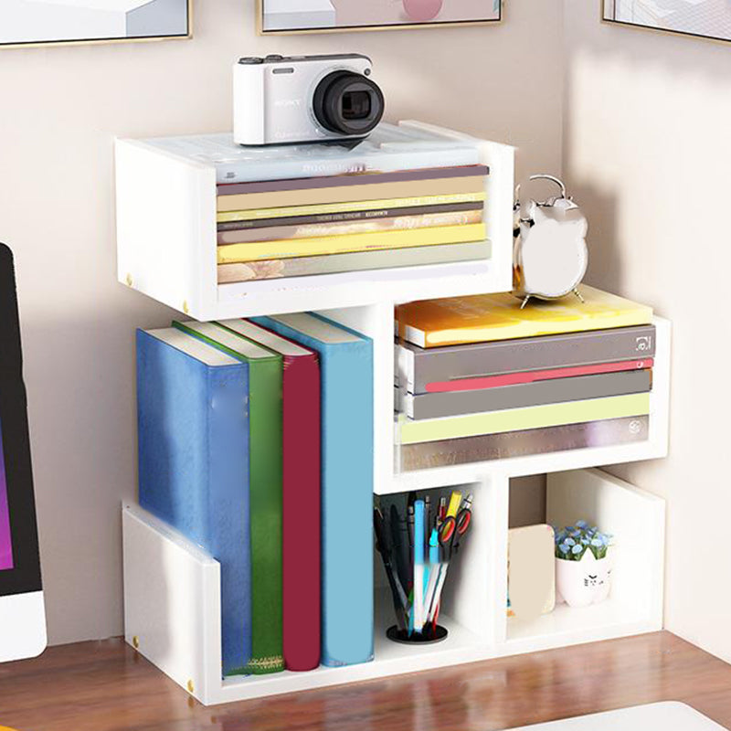 Libreria in legno ingegnerizzato in ingegnerizzato in ingegnerizzato in stile moderno con mensole con scaffali