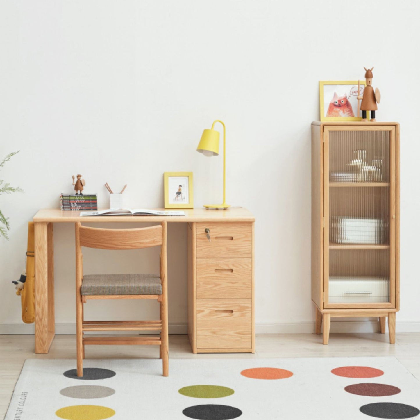 1 porte pas armoire accentuée en verre pénétré pour le salon