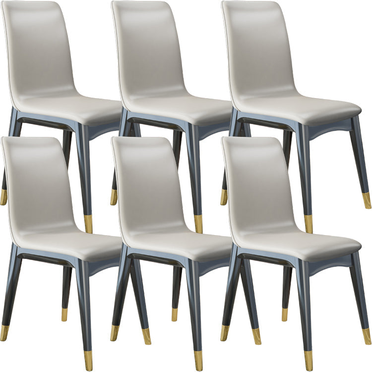 Glam -stijl lederen Parsons rug houten benen eetkamerstoel