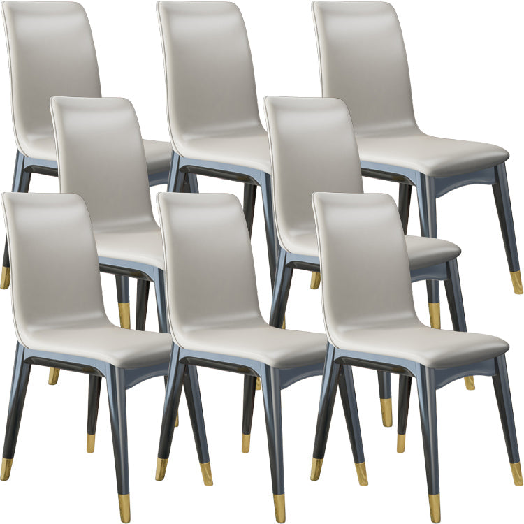 Glam -stijl lederen Parsons rug houten benen eetkamerstoel