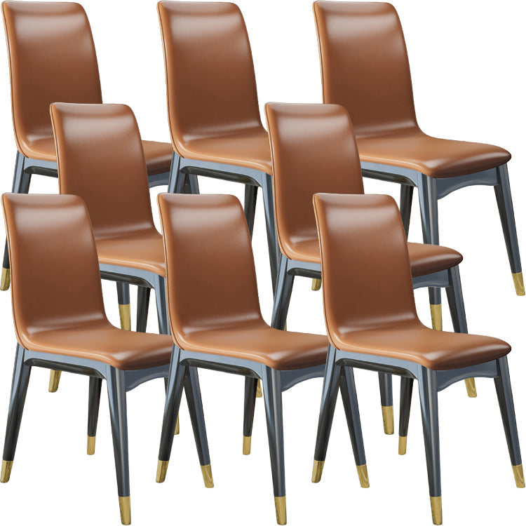 Glam -stijl lederen Parsons rug houten benen eetkamerstoel