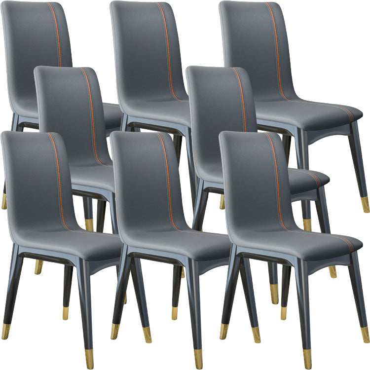 Glam -stijl lederen Parsons rug houten benen eetkamerstoel