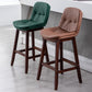 Pignes en bois massif contemporain tabourets de comptoir en faux cuir avec repose-pieds