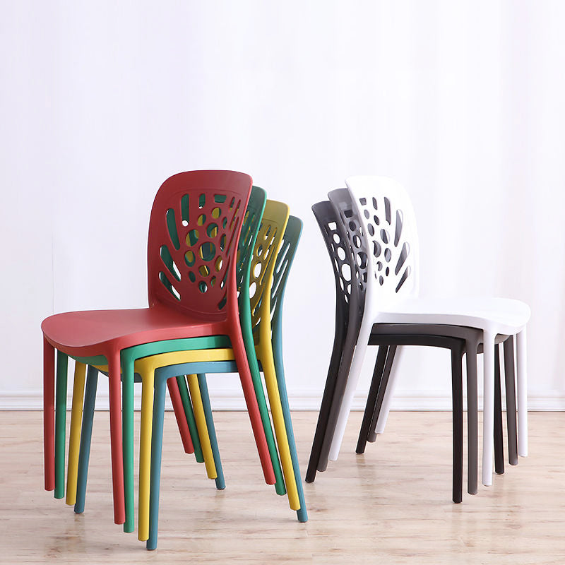 Moderne stijl zijstoel Plastic stapelbare eetkamerstoel voor eetkamer