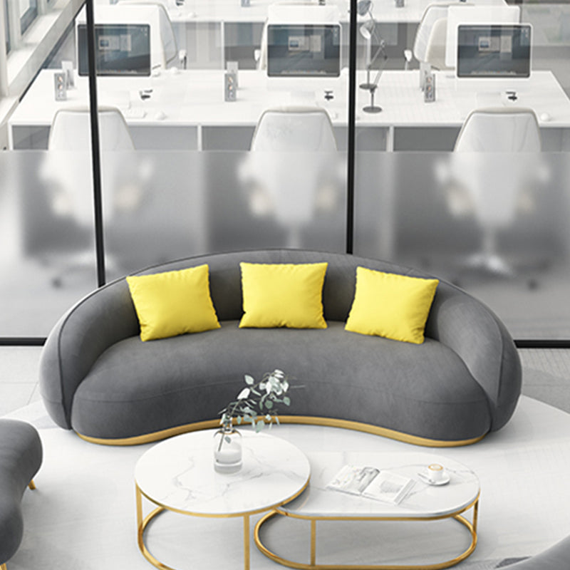 Hedendaagse vaste kleur hellende arm gebogen bank voor woonkamer
