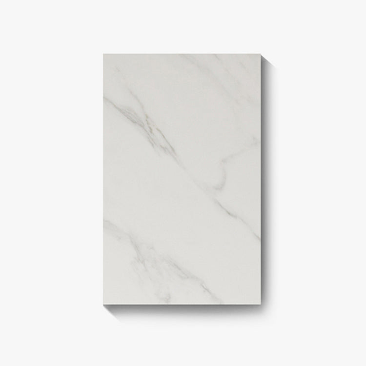 Tavolo da pranzo in metallo in pietra in pietra sinterizzato moderno con sedie