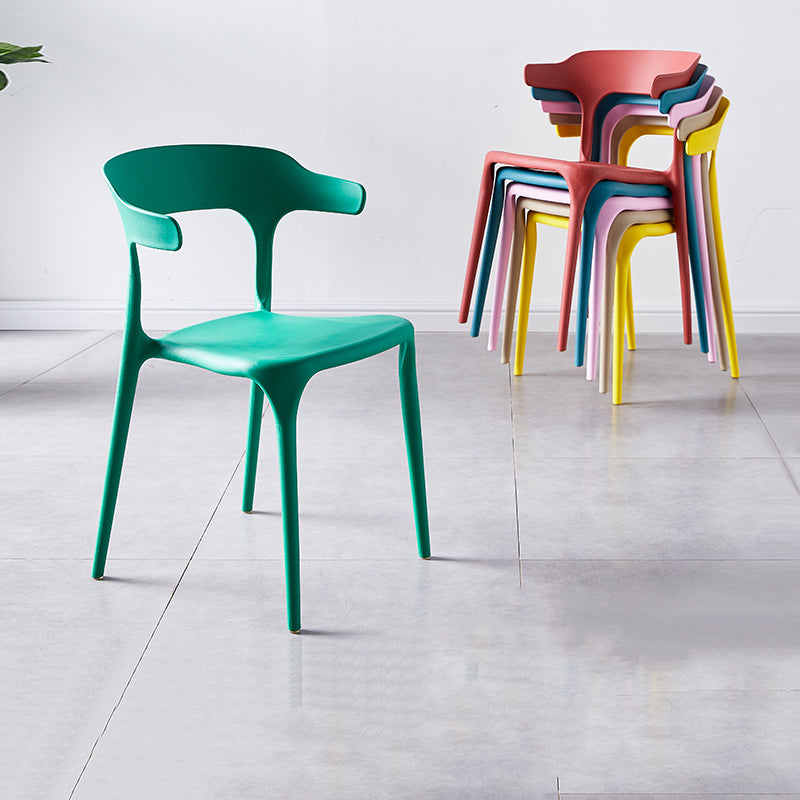 Zeitgenössischer Indoor-Außen-Plastik Open Back Stapel Dining Side Stuhl