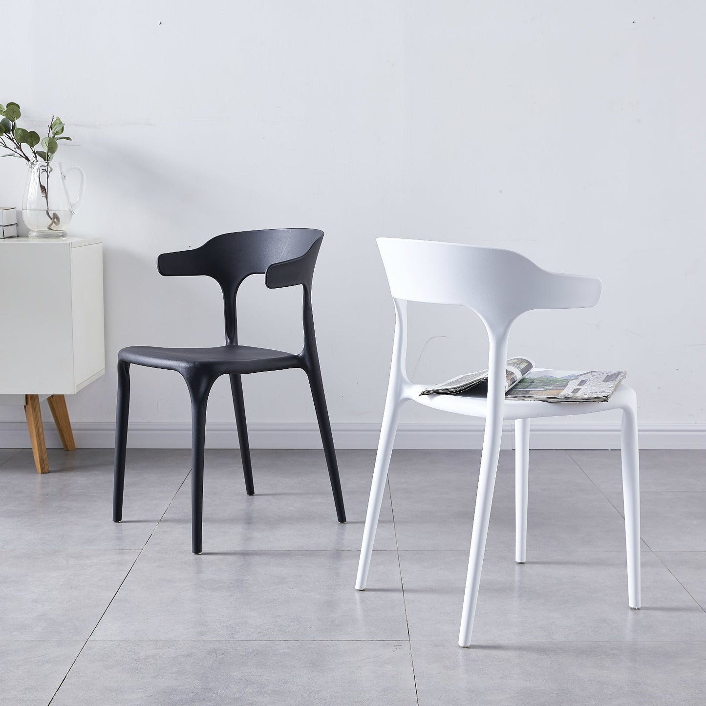 Zeitgenössischer Indoor-Außen-Plastik Open Back Stapel Dining Side Stuhl