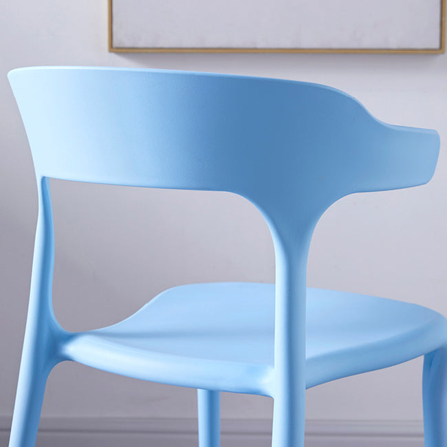 Zeitgenössischer Indoor-Außen-Plastik Open Back Stapel Dining Side Stuhl