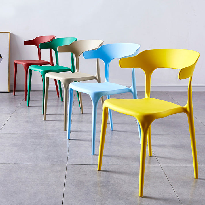 Zeitgenössischer Indoor-Außen-Plastik Open Back Stapel Dining Side Stuhl
