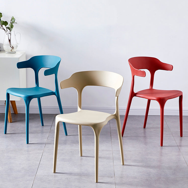Zeitgenössischer Indoor-Außen-Plastik Open Back Stapel Dining Side Stuhl