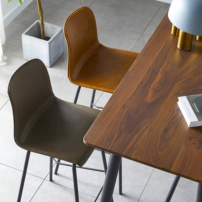 Sgabello da bar in pelle posteriore bassista in stile contemporaneo con gambe metalliche