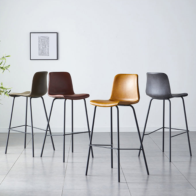 Sgabello da bar in pelle posteriore bassista in stile contemporaneo con gambe metalliche