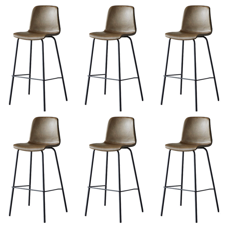 Sgabello da bar in pelle posteriore bassista in stile contemporaneo con gambe metalliche
