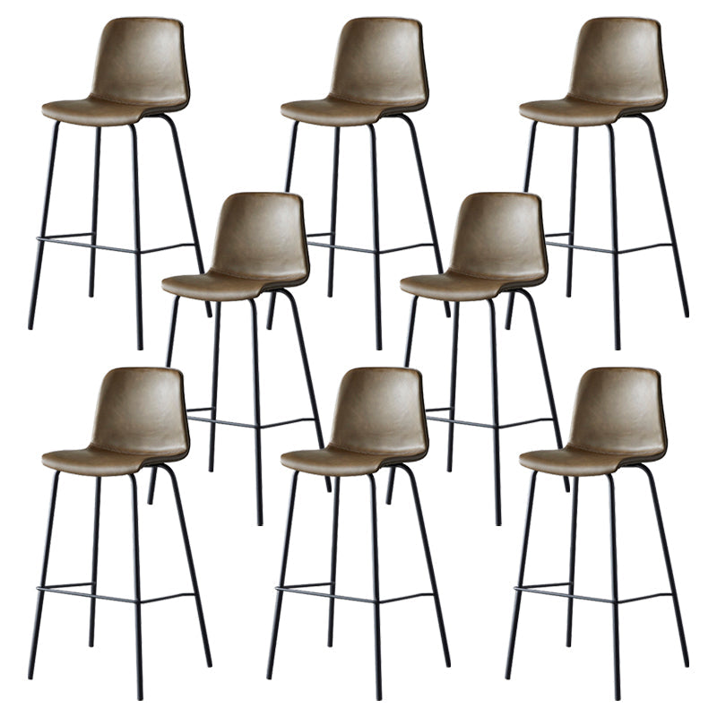 Sgabello da bar in pelle posteriore bassista in stile contemporaneo con gambe metalliche