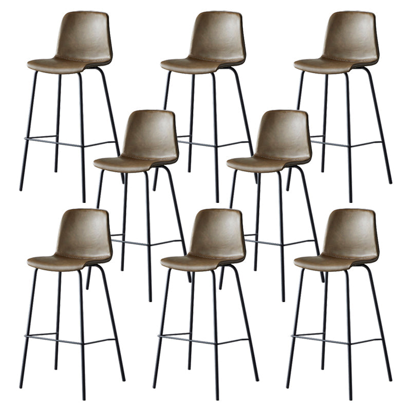 Sgabello da bar in pelle posteriore bassista in stile contemporaneo con gambe metalliche