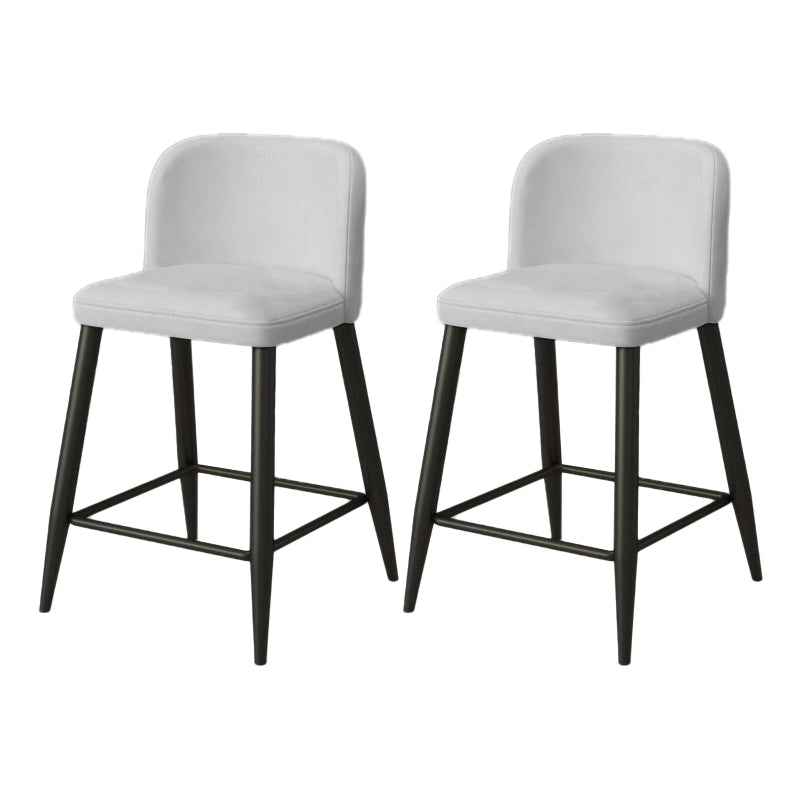 Moderni sgabelli da bar in fico rombina con poggiapiedi con poggiapiedi