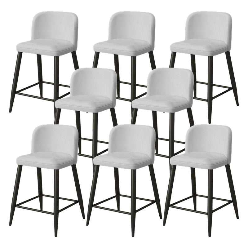 Moderni sgabelli da bar in fico rombina con poggiapiedi con poggiapiedi