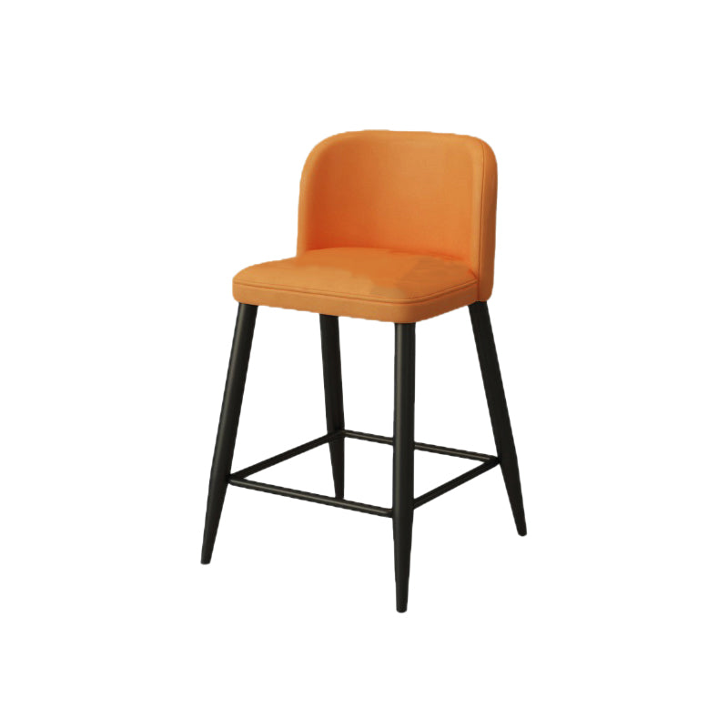 Moderni sgabelli da bar in fico rombina con poggiapiedi con poggiapiedi