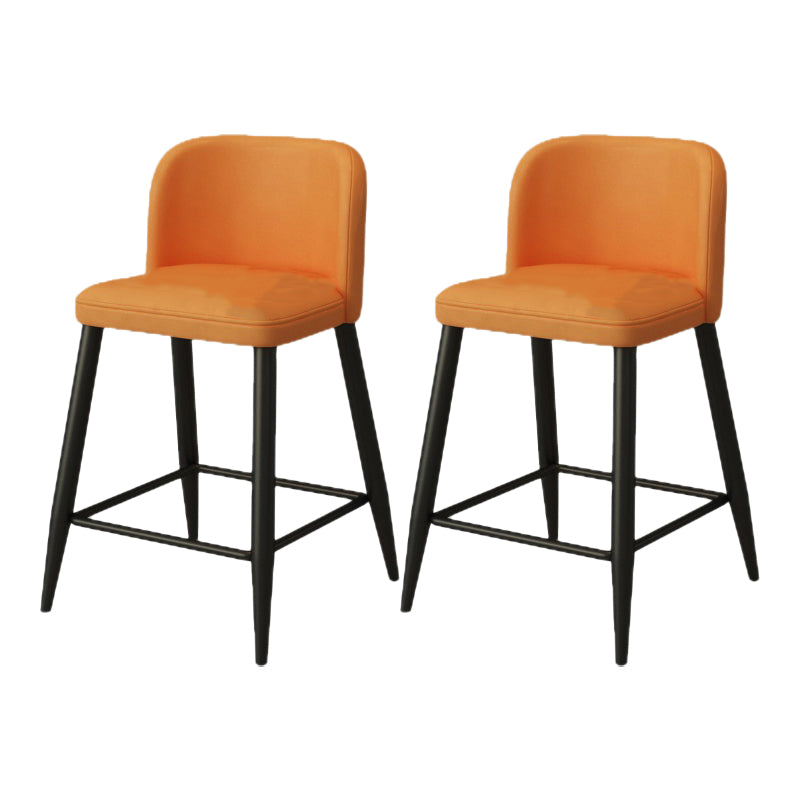 Moderni sgabelli da bar in fico rombina con poggiapiedi con poggiapiedi