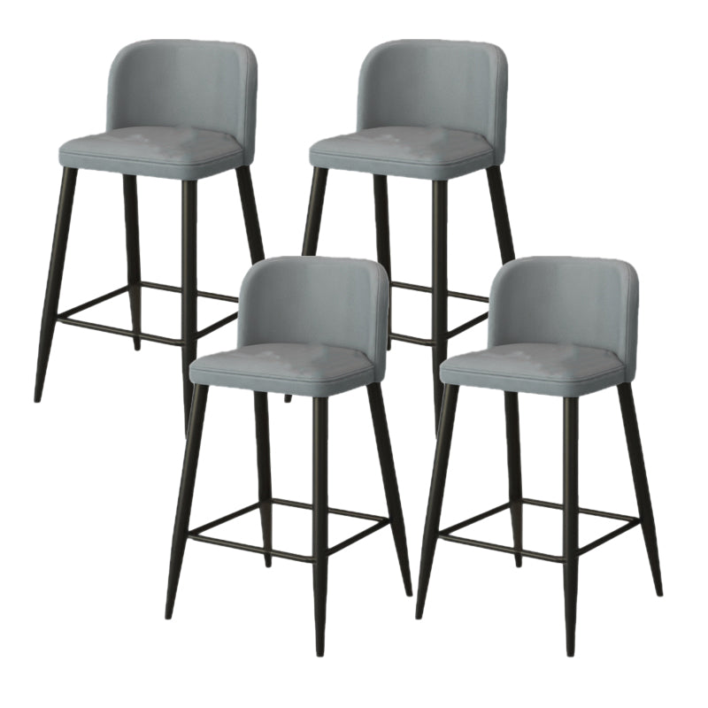 Moderni sgabelli da bar in fico rombina con poggiapiedi con poggiapiedi