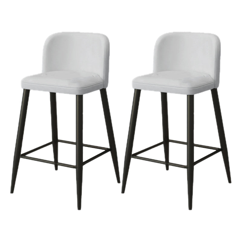 Moderni sgabelli da bar in fico rombina con poggiapiedi con poggiapiedi