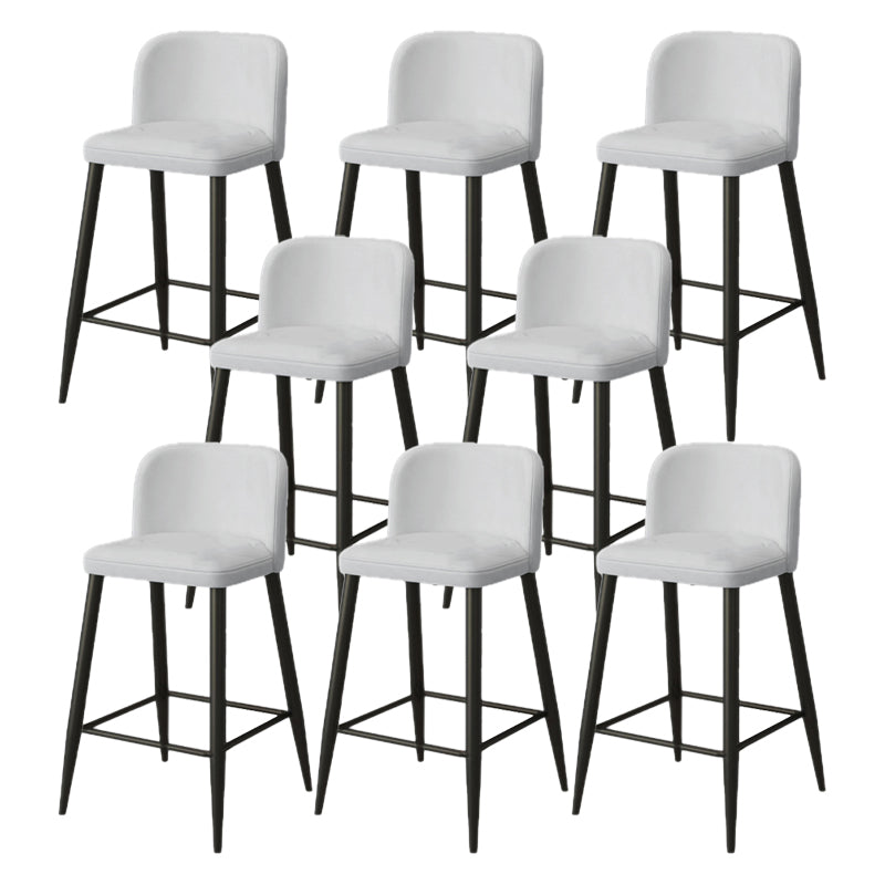 Moderni sgabelli da bar in fico rombina con poggiapiedi con poggiapiedi