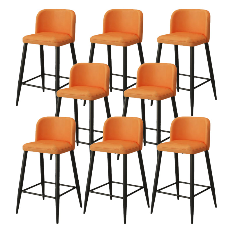 Moderni sgabelli da bar in fico rombina con poggiapiedi con poggiapiedi