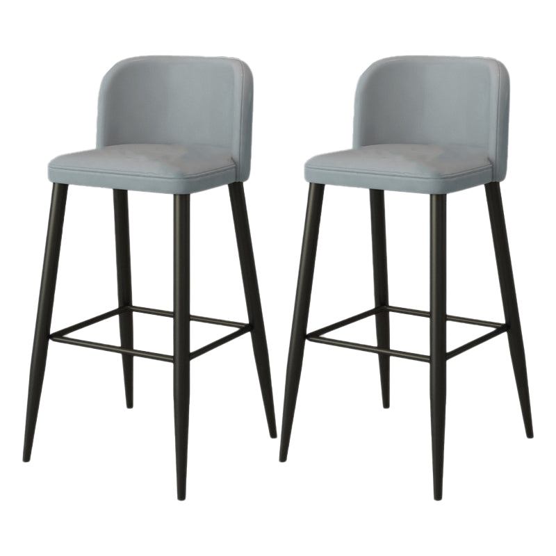 Moderni sgabelli da bar in fico rombina con poggiapiedi con poggiapiedi