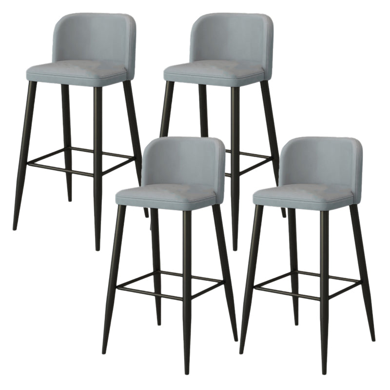 Moderni sgabelli da bar in fico rombina con poggiapiedi con poggiapiedi