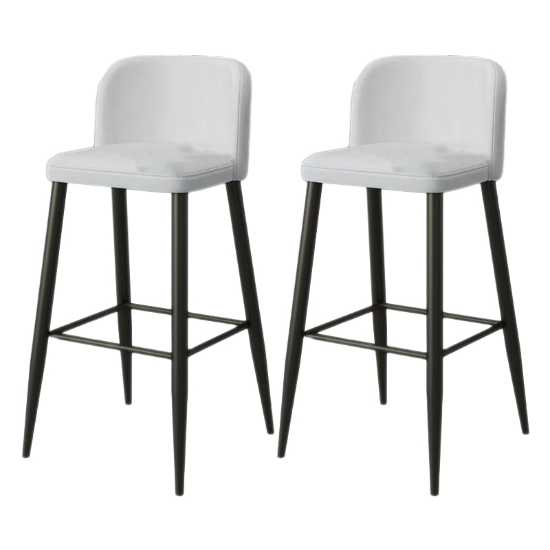 Moderni sgabelli da bar in fico rombina con poggiapiedi con poggiapiedi