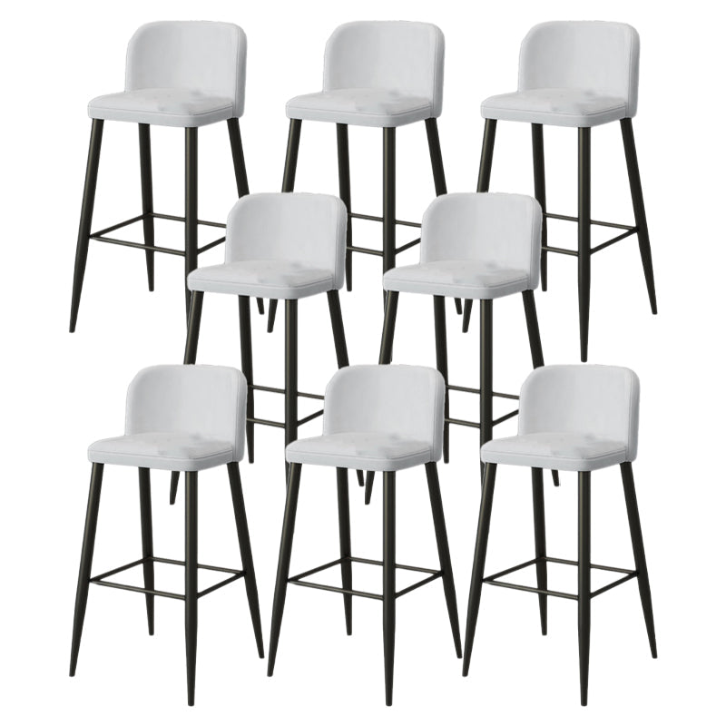 Moderni sgabelli da bar in fico rombina con poggiapiedi con poggiapiedi