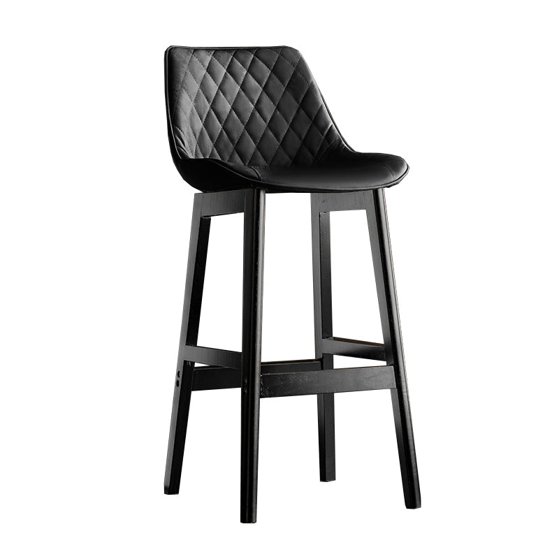 Lo sgabello di schienale in stile moderno con base in legno e cuscino in pelle