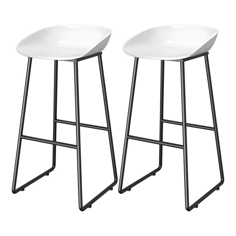 Contemporary Plastic Backrest Counter High Stool with Black Metal Base White 2 Piece Set Clearhalo 'Bar Furniture' 'Bar Stools' 'bar_stools' 'furn' 'furn_bar_stools' 'Furniture' 'Kitchen & Dining Furniture' 7748732