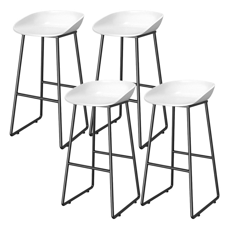 Contemporary Plastic Backrest Counter High Stool with Black Metal Base White 4 Piece Set Clearhalo 'Bar Furniture' 'Bar Stools' 'bar_stools' 'furn' 'furn_bar_stools' 'Furniture' 'Kitchen & Dining Furniture' 7748733