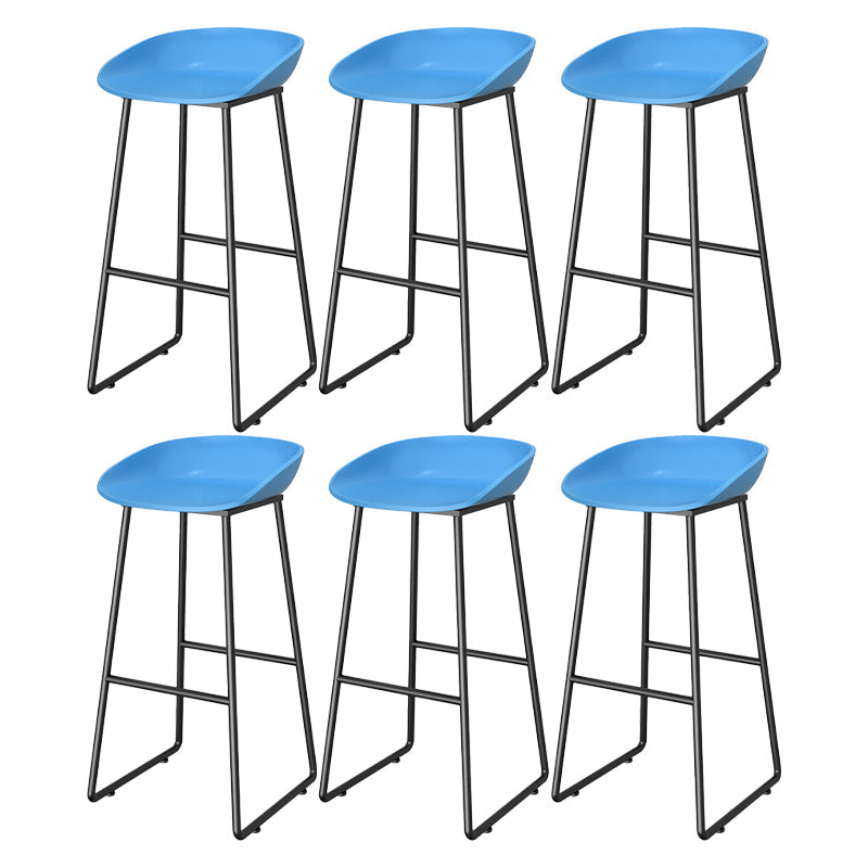 Contemporary Plastic Backrest Counter High Stool with Black Metal Base Blue 6 Piece Set Clearhalo 'Bar Furniture' 'Bar Stools' 'bar_stools' 'furn' 'furn_bar_stools' 'Furniture' 'Kitchen & Dining Furniture' 7748749