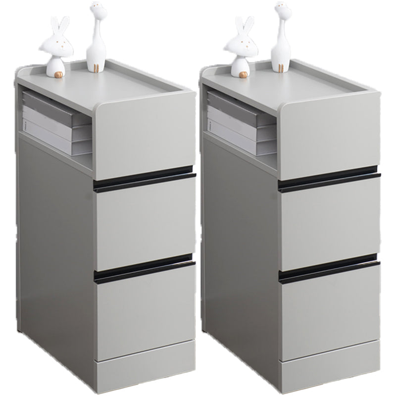 スカンジナビアのアクセントテーブルナイトスタンド25.5 "2つの引き出しがあります