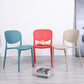 Chaise latéral d'empilement en plastique de style moderne