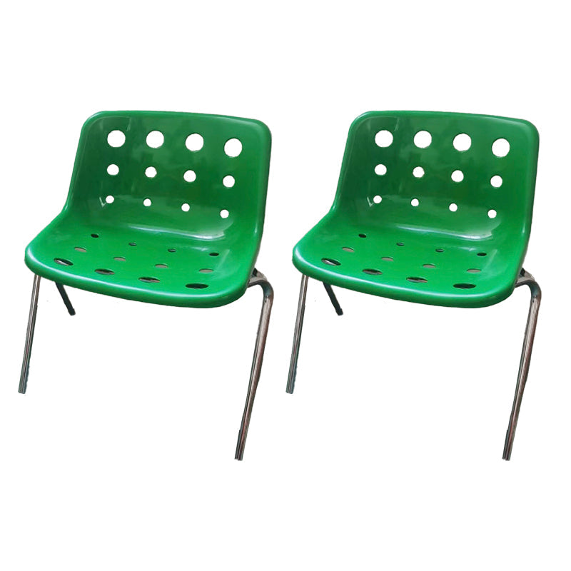 Chaise latéral d'empilement en plastique de style moderne chaise sans bras avec des jambes chromées