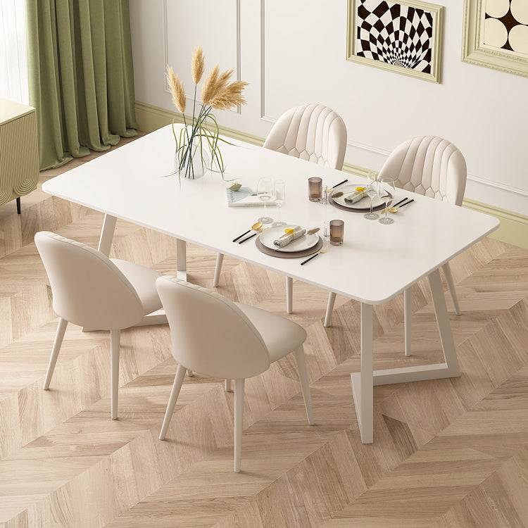 白い椅子付きの現代の焼結のトップメタルベースダイニングテーブル